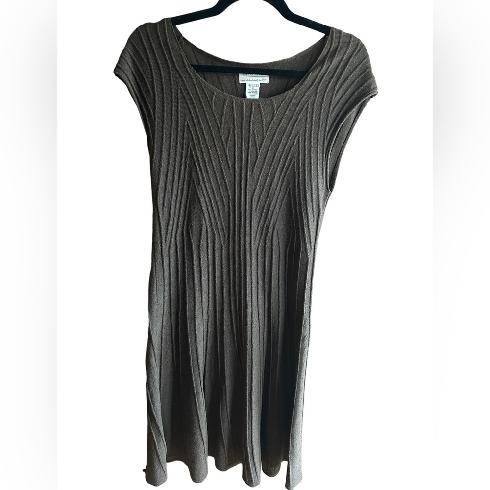 M.L.L.P Size Medium Brown Rayon Knit Cap sleeve Crew Neck Dress, ribbed texture